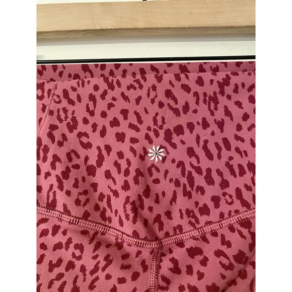 Athleta Salutation Leggings Size Small Petite Stash Pocket 7/8 Tight Leopard - Picture 6 of 7